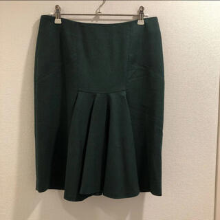 アイシービー(ICB)の美品　iCBのグリーンのスカート(ひざ丈スカート)
