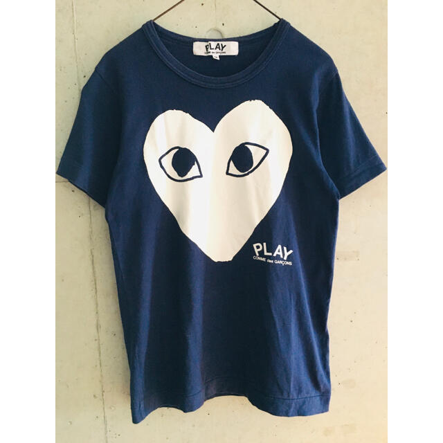 COMME des GARCONS(コムデギャルソン)の【★良品★希少★正規品★Mサイズ★】プレイコムデギャルソン ネイビー Tシャツ レディースのトップス(Tシャツ(半袖/袖なし))の商品写真