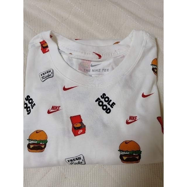 NIKE(ナイキ)のナイキ　フード　Tシャツ  ハンバーガー　Lサイズナイキ　Tシャツ ハーフパンツ メンズのトップス(Tシャツ/カットソー(半袖/袖なし))の商品写真