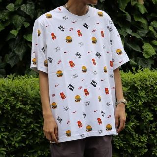 ナイキ(NIKE)のナイキ　フード　Tシャツ  ハンバーガー　Lサイズナイキ　Tシャツ ハーフパンツ(Tシャツ/カットソー(半袖/袖なし))