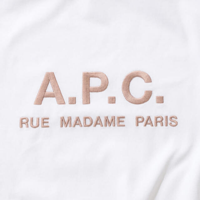 A.P.C(アーペーセー)のA.P.C. × BEAMS 別注 エンブロイダリーロゴ クルーネック Tシャツ レディースのトップス(Tシャツ(半袖/袖なし))の商品写真