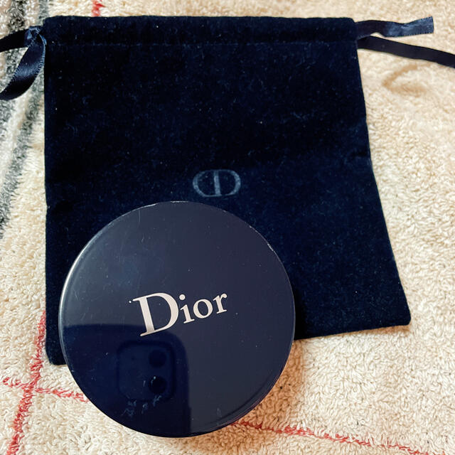 Dior(ディオール)のディオールスキンフォーエヴァーコントロールルースパウダー001 コスメ/美容のベースメイク/化粧品(フェイスパウダー)の商品写真