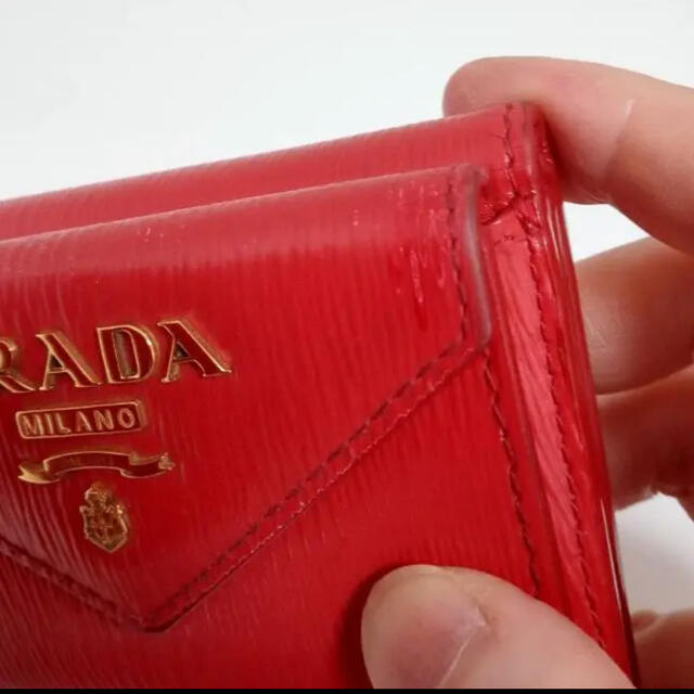 PRADA(プラダ)の即日発送！美品PRADAコンパクト三つ折り財布 レディースのファッション小物(財布)の商品写真