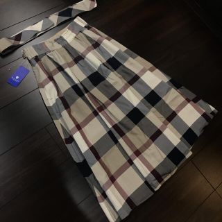 バーバリーブルーレーベル(BURBERRY BLUE LABEL)のブルーレーベルクレストブリッジ 　リボンベルト付き　スカート　ベージュチェック(ひざ丈スカート)