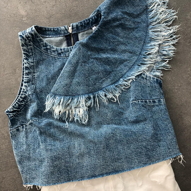 ZARA(ザラ)のZARA⭐︎クロップド　デニム　ノースリーブ レディースのトップス(カットソー(半袖/袖なし))の商品写真