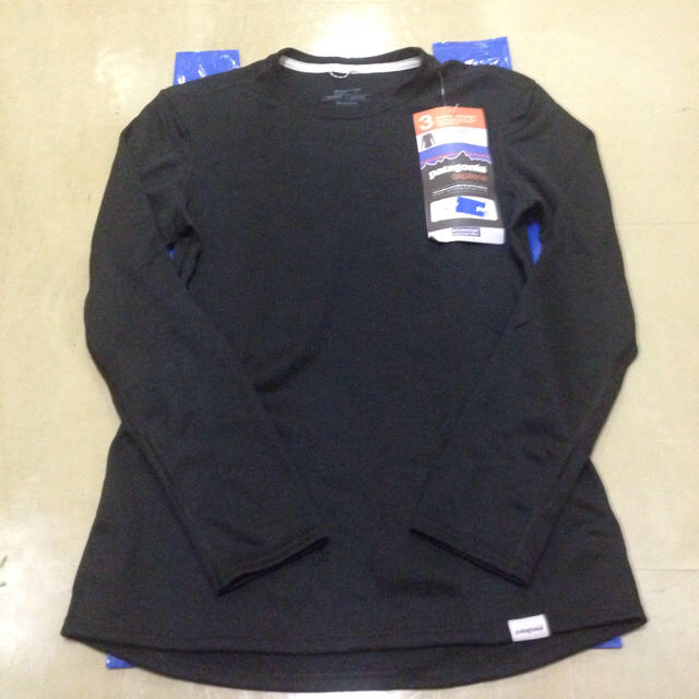 patagonia(パタゴニア)の新品タグ付き❗️パタゴニア キャプリーン3 レディースのトップス(Tシャツ(長袖/七分))の商品写真