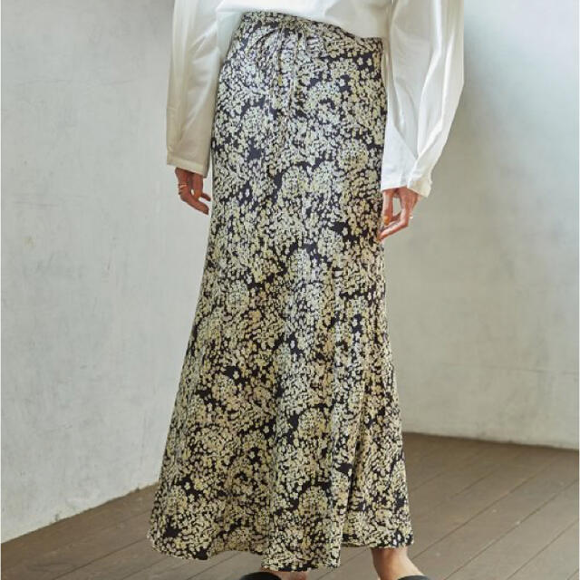 Mila Owen(ミラオーウェン)のmila owen花柄マーメイドスカート レディースのスカート(ロングスカート)の商品写真