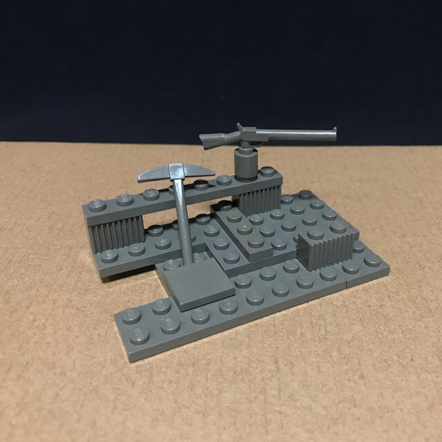 Lego(レゴ)のLEGO 旧グレー 戦場 武器 ライフル 道具 ツルハシ ピッケル【363】 エンタメ/ホビーのミリタリー(その他)の商品写真