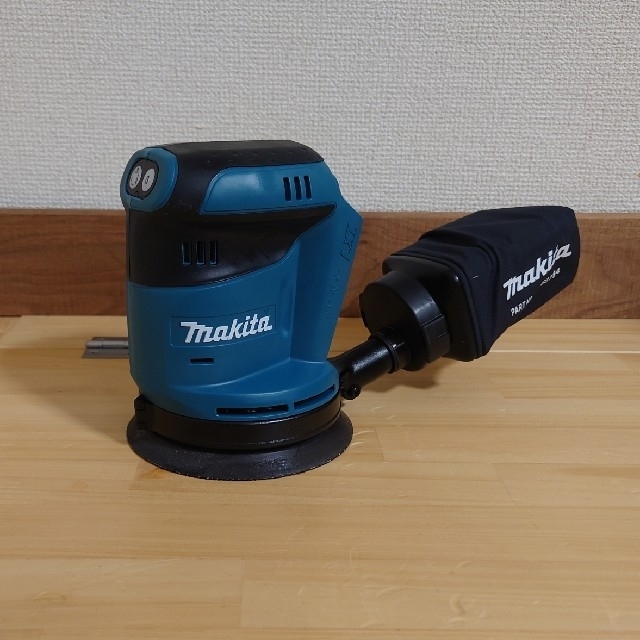 Makita(マキタ)のマキタ　18V　新品　充電式ランダムオービットサンダー　BO180D スポーツ/アウトドアの自転車(工具/メンテナンス)の商品写真