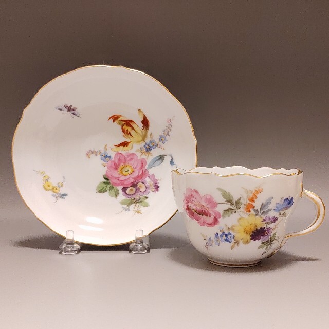 新作揃え MEISSEN - 2客 兼用カップ&ソーサー 金彩花絵昆虫文 1880年頃
