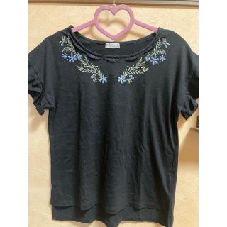 アクシーズファム(axes femme)の【セール中】〖axesfemme〗花柄刺繍Tシャツ(Tシャツ(半袖/袖なし))