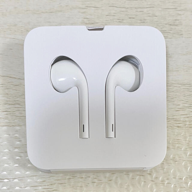 Apple(アップル)のアップル イヤホン EarPods 純正品 スマホ/家電/カメラのオーディオ機器(ヘッドフォン/イヤフォン)の商品写真
