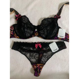 シモーヌペレール(Simone Perele)のAUBADEオーバドゥCONTE RUSSE 75C/2(ブラ&ショーツセット)