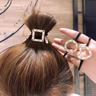 【専用フォロー割】ヘアゴム　ヘアアクセサリー　チェーン　白or黒3点セット(ヘアゴム/シュシュ)