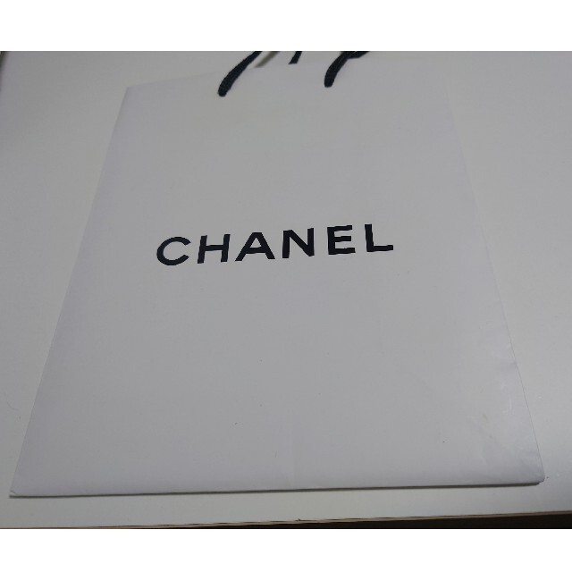 CHANEL(シャネル)のCHANEL　シャネル　ショッパー　紙袋 レディースのバッグ(ショップ袋)の商品写真