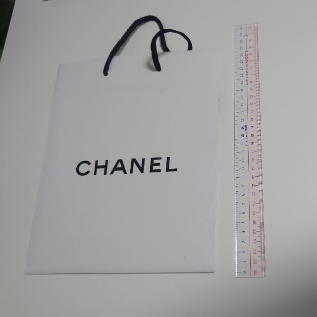 CHANEL(シャネル)のCHANEL　シャネル　ショッパー　紙袋 レディースのバッグ(ショップ袋)の商品写真