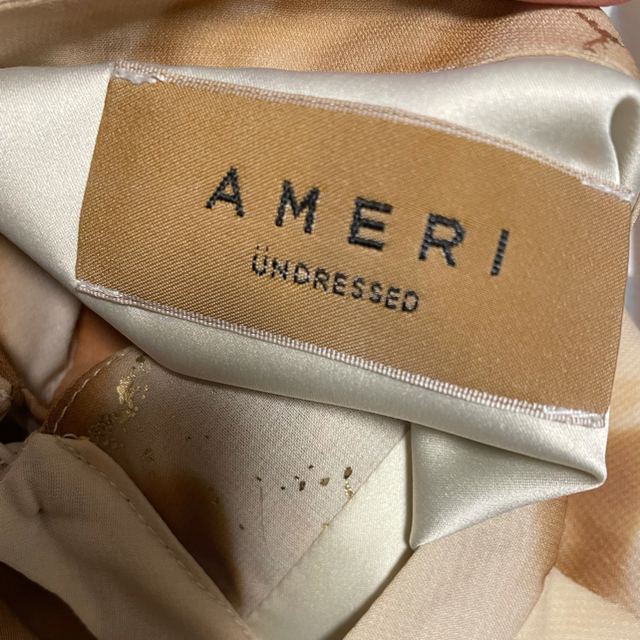 Ameri VINTAGE(アメリヴィンテージ)のAMERI UNDRESSED AMELIA INK ART DRESS レディースのワンピース(ロングワンピース/マキシワンピース)の商品写真