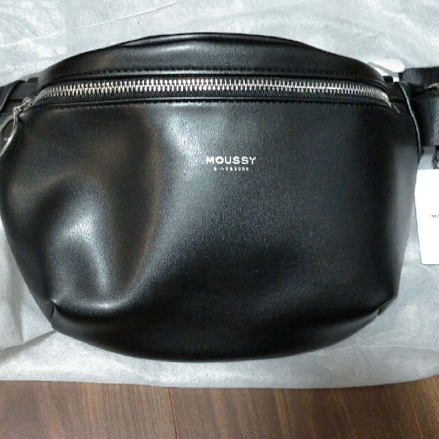 moussy(マウジー)のMOUSSY　めろん♡様専用❣ボディーバッグ レディースのバッグ(ボディバッグ/ウエストポーチ)の商品写真