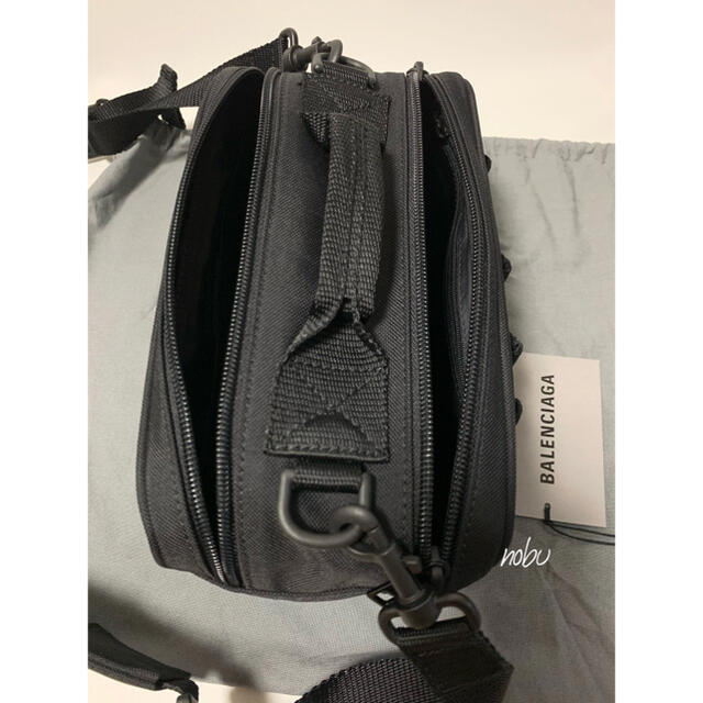 Balenciaga(バレンシアガ)の新品【 BALENCIAGA 】ARMY CAMERA BAG ブラック メンズのバッグ(ショルダーバッグ)の商品写真