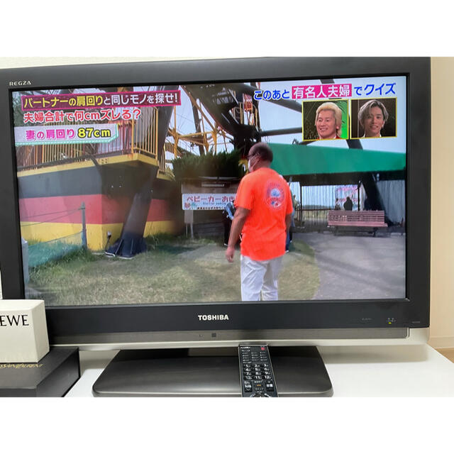 東芝　REGZA 32型　テレビ