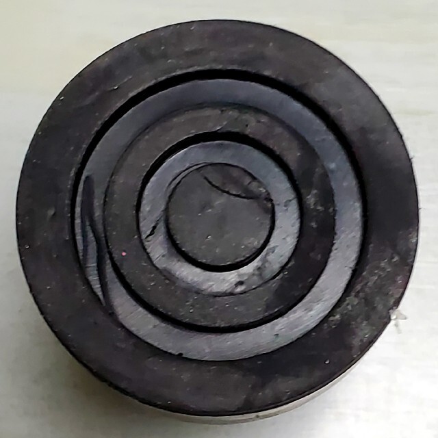 滑らないエンドピンゴム コントラバス(ウッドベース)用 ネジ穴 滑らないエンドピンゴム コントラバス(ウッドベース)用 ネジ穴