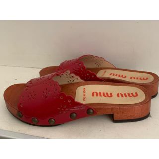 ミュウミュウ(miumiu)のミュウミュウのサンダル(サンダル)