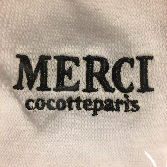 cocotte paris  ココットパリ　MERCI tシャツ レディースのトップス(Tシャツ(半袖/袖なし))の商品写真
