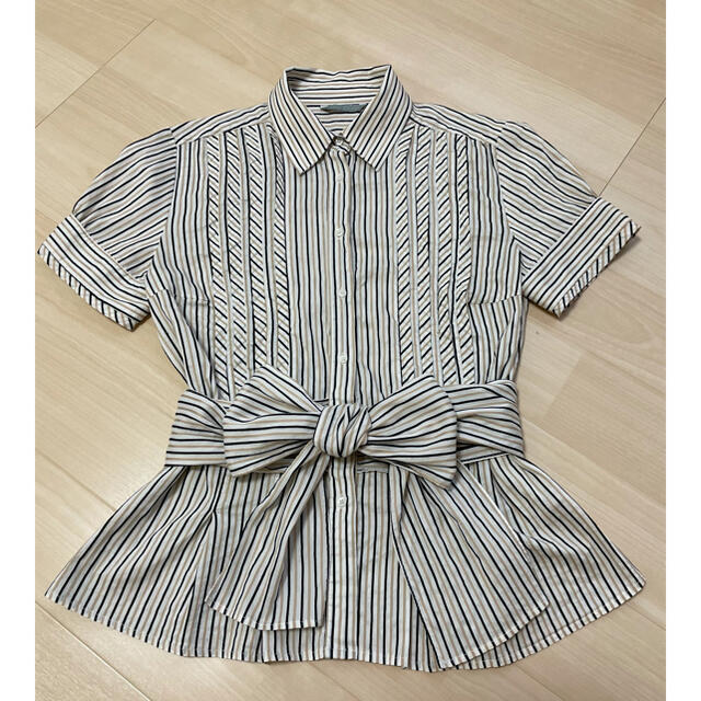 ZARA(ザラ)のZARA    ストライプ　シャツ　リボン レディースのトップス(シャツ/ブラウス(半袖/袖なし))の商品写真