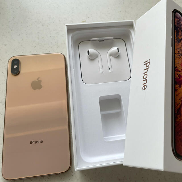 iPhone(アイフォーン)のiPhone Xs Max Gold 64 GB SIMフリー　本体 スマホ/家電/カメラのスマートフォン/携帯電話(スマートフォン本体)の商品写真