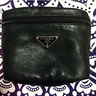 プラダ(PRADA)の【PRADA】化粧ポーチ　正規品【中古品】(ポーチ)