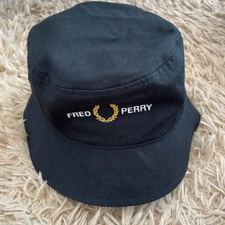 フレッドペリー(FRED PERRY)のfred perry バケットハットMブラック黒メンズ帽子アクセサリー未使用(ハット)