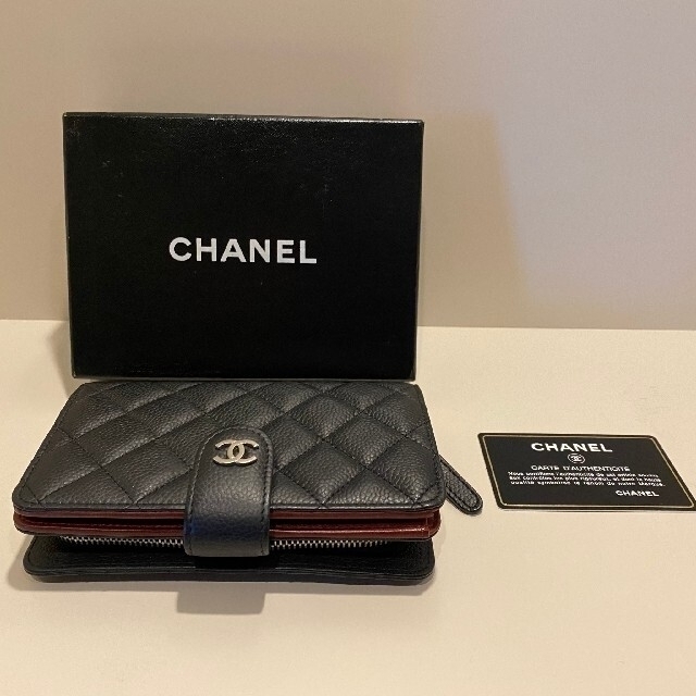 CHANEL(シャネル)のけいな様　CHANEL　折り財布　キャビアスキン レディースのファッション小物(財布)の商品写真