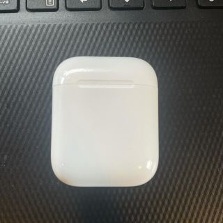 アップル(Apple)のairpods(ヘッドフォン/イヤフォン)