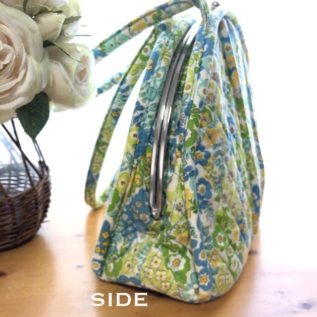 Vera Bradley(ヴェラブラッドリー)の【最終処分SALE❗️】Vera Bradley/／花柄 がま口 ハンドバッグ ハンドメイドのファッション小物(バッグ)の商品写真