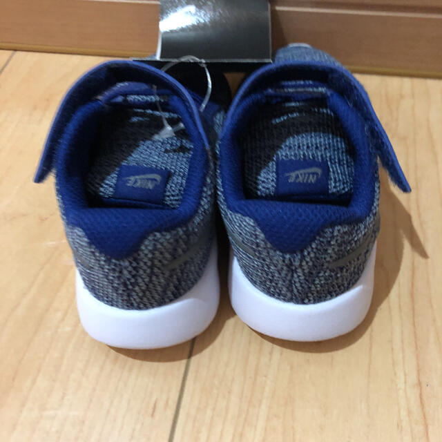 NIKE(ナイキ)の未使用　NIKE タンジュン　12cm キッズ/ベビー/マタニティのベビー靴/シューズ(~14cm)(スニーカー)の商品写真