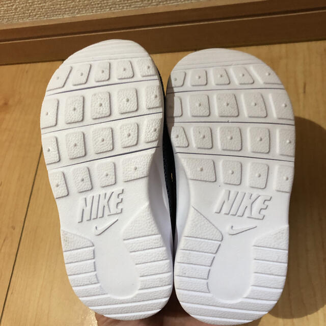 NIKE(ナイキ)の未使用　NIKE タンジュン　12cm キッズ/ベビー/マタニティのベビー靴/シューズ(~14cm)(スニーカー)の商品写真