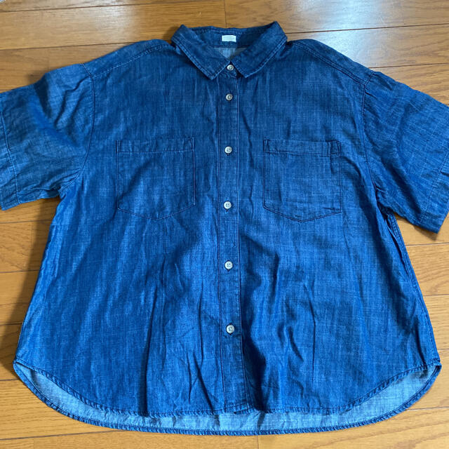 GU(ジーユー)のgu 半袖シャツ レディースのトップス(Tシャツ(半袖/袖なし))の商品写真