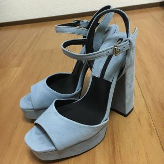 ザラ(ZARA)のZARA スウェード 太ヒール サンダル(サンダル)