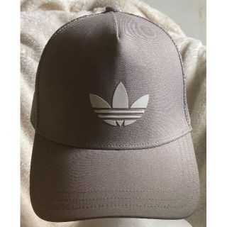 アディダス(adidas)の程度良好キャップ♪【adidas アディダス】グレーのメッシュ仕様CAP帽子(キャップ)