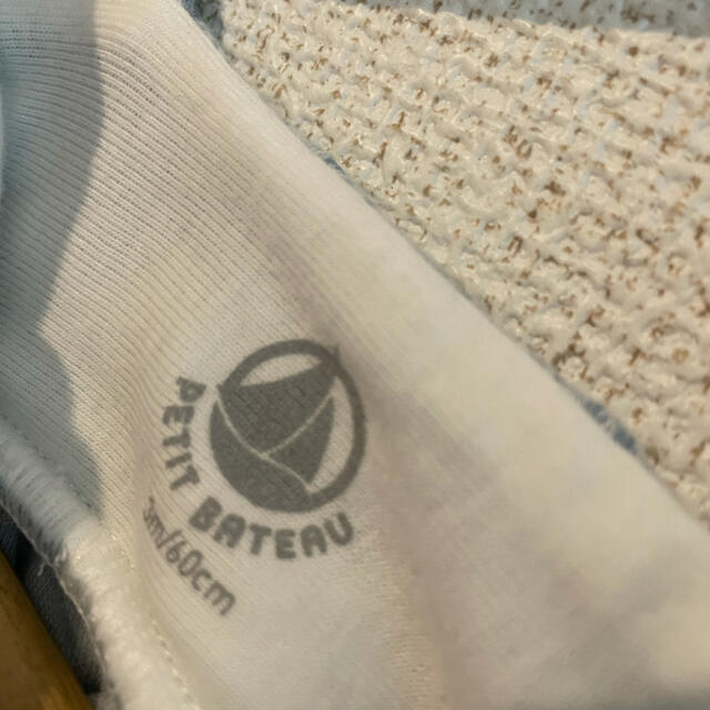 PETIT BATEAU(プチバトー)の最終価格 美品プチバトー　ロンパース　サイズ60 キッズ/ベビー/マタニティのベビー服(~85cm)(ロンパース)の商品写真