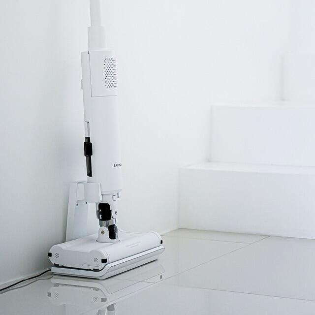 BALMUDA(バルミューダ)のYKIさま専用 新品 バルミューダ クリーナー ホワイト C01A-WH スマホ/家電/カメラの生活家電(掃除機)の商品写真