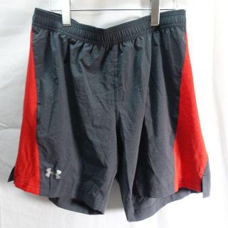 アンダーアーマー(UNDER ARMOUR)のUnder Armour　ショートパンツ　メンズ　グレー/レッド(ショートパンツ)