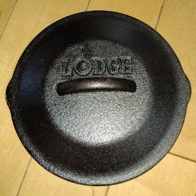 Lodge(ロッジ)のLODGE ロッジ スキレット（蓋付き） スポーツ/アウトドアのアウトドア(調理器具)の商品写真