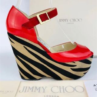 ジミーチュウ(JIMMY CHOO)の美品★ジミーチュウ・パテントレザー プラットフォーム パンプス（36）(サンダル)