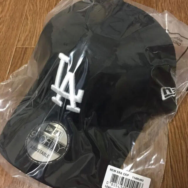 NEW ERA(ニューエラー)の新品　未使用　ニューエラ LA キャップ ドジャース 黒　ブラック  メンズの帽子(キャップ)の商品写真