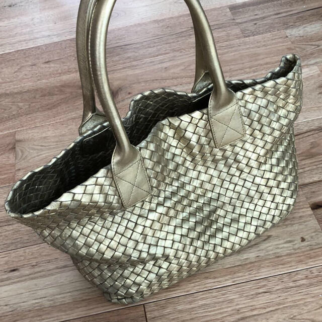 Bottega Veneta(ボッテガヴェネタ)の限定色　ボッテガヴェネタ　BOTTEGAVENETA ミニカバ　トートバッグ レディースのバッグ(トートバッグ)の商品写真