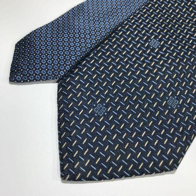 GIVENCHY(ジバンシィ)の【ゴッド様】ジバンシー イタリア製 高級シルク ネクタイ 総柄 4Gロゴ メンズのファッション小物(ネクタイ)の商品写真