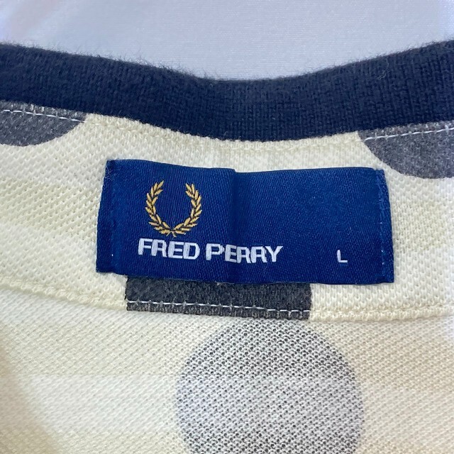 FRED PERRY(フレッドペリー)のフレッドペリー　ポロシャツ　水玉　ドット　Lサイズ　エクリュカラー メンズのトップス(ポロシャツ)の商品写真