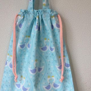 小花とスワン柄の体操着袋＊サックス　SALE(外出用品)