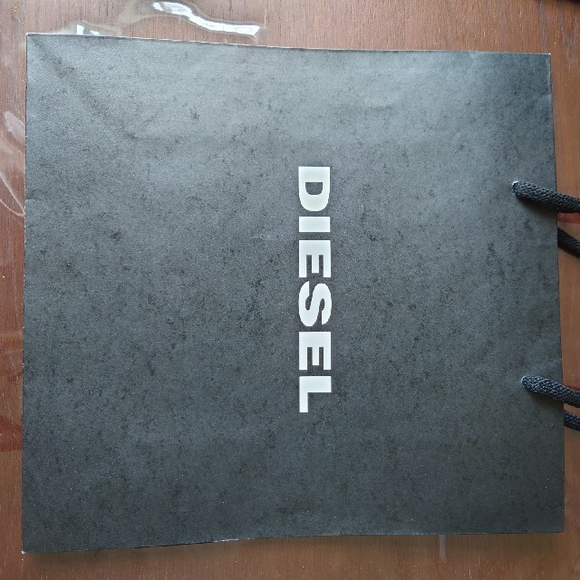 DIESEL(ディーゼル)のゆ様専用ページDIESEL　ディーゼル　ショップ紙袋 レディースのバッグ(ショップ袋)の商品写真